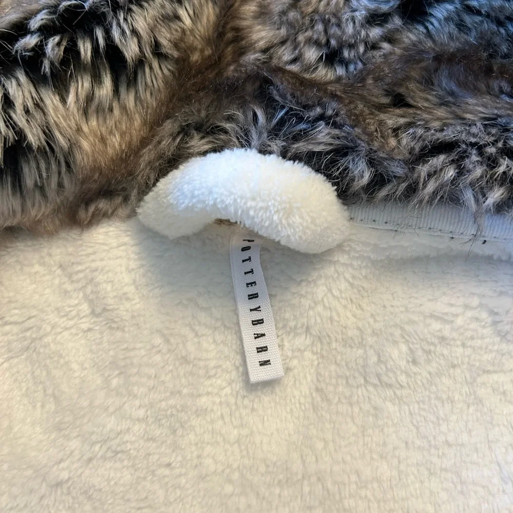 Pottery Barn Faux Fur Ombre soft hooded robe - Picture 7 of 10